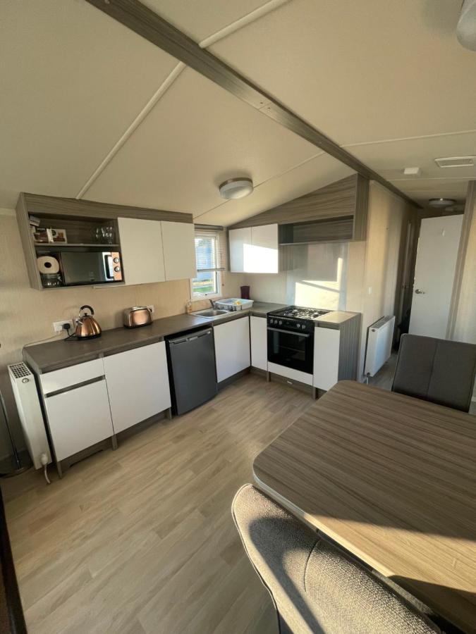 Delightful 6 Berth Holiday Home With Decking Area Chichester Exterior foto